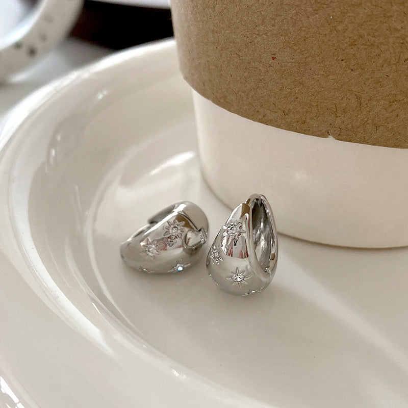 UNI- 11057 - Diamond & Foiled Silver - Earring