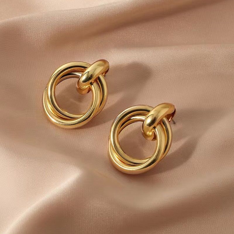 UNI- 11070 - Classy Round Gold - Earring Style 1