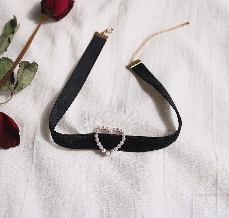UNI-10992 - Black Velvet Neck Heart - Necklace
