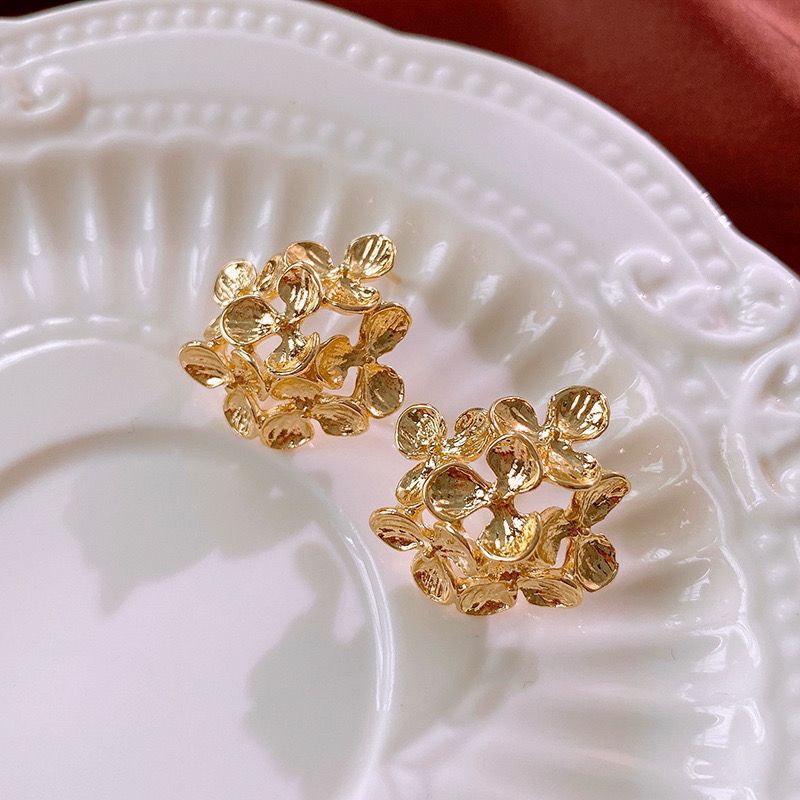 UNI- 11064  - Gold Floral - Earring