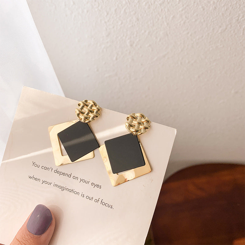 UNI-10898 - Luxury Foiled Black & Gold  - Earring