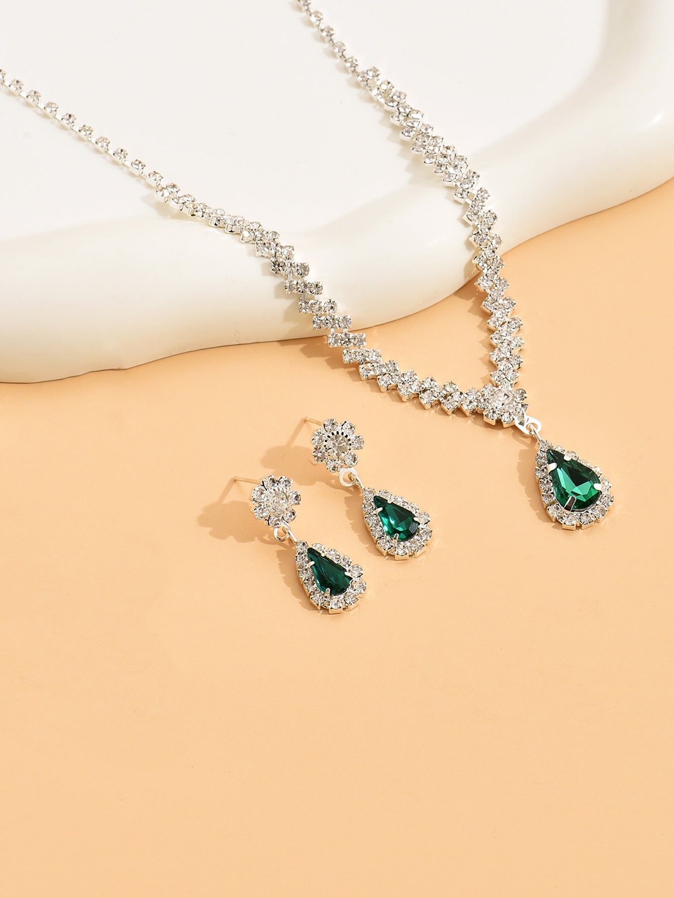 UNI-11364 - Green Luxury Diamonds Silver - Jewelry Set