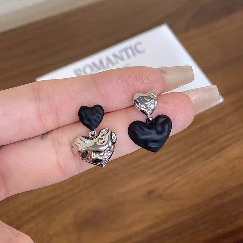 UNI-12812 - Heart Black & Silver - Earring