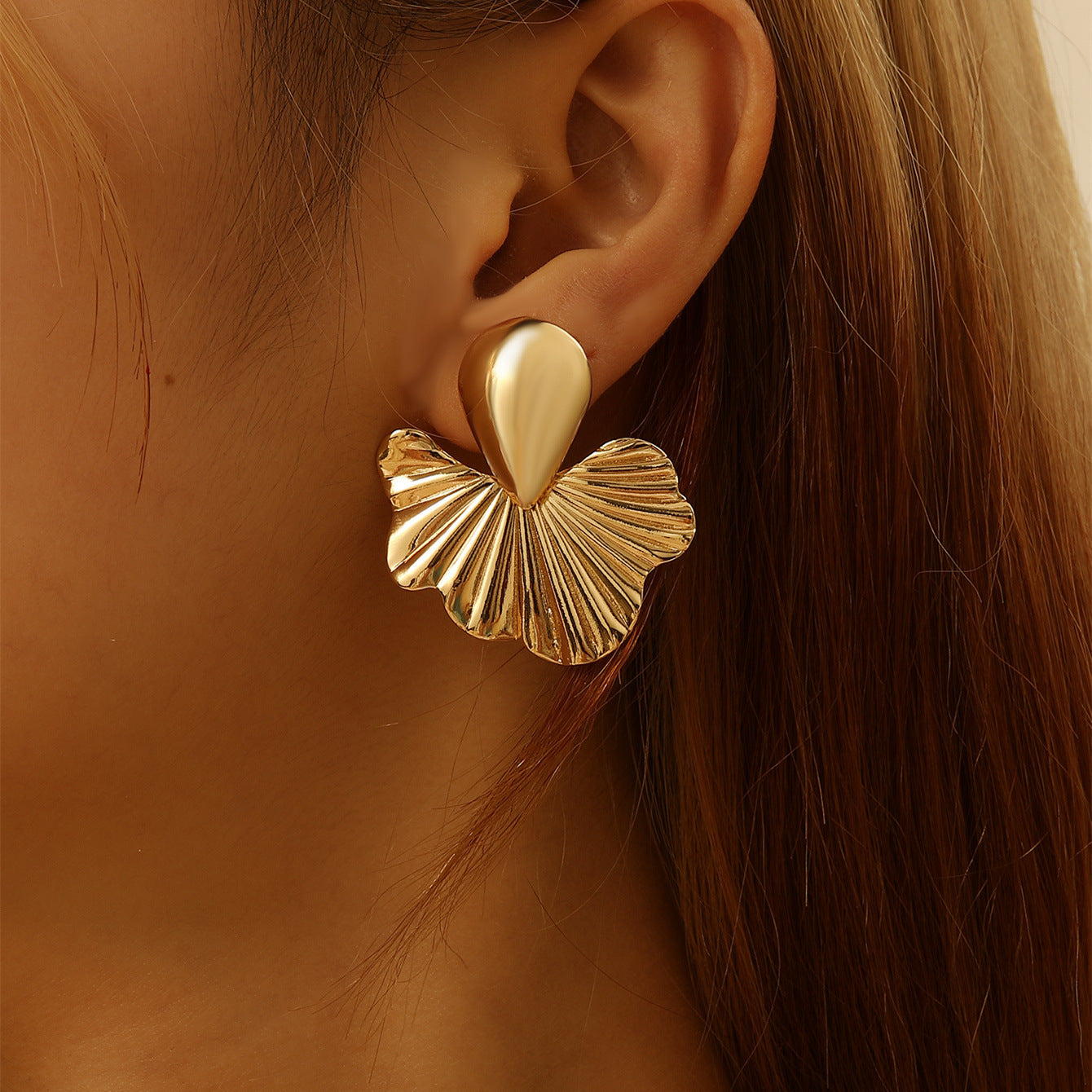 UNI-10936 - Gold Plated Leaf - Earring