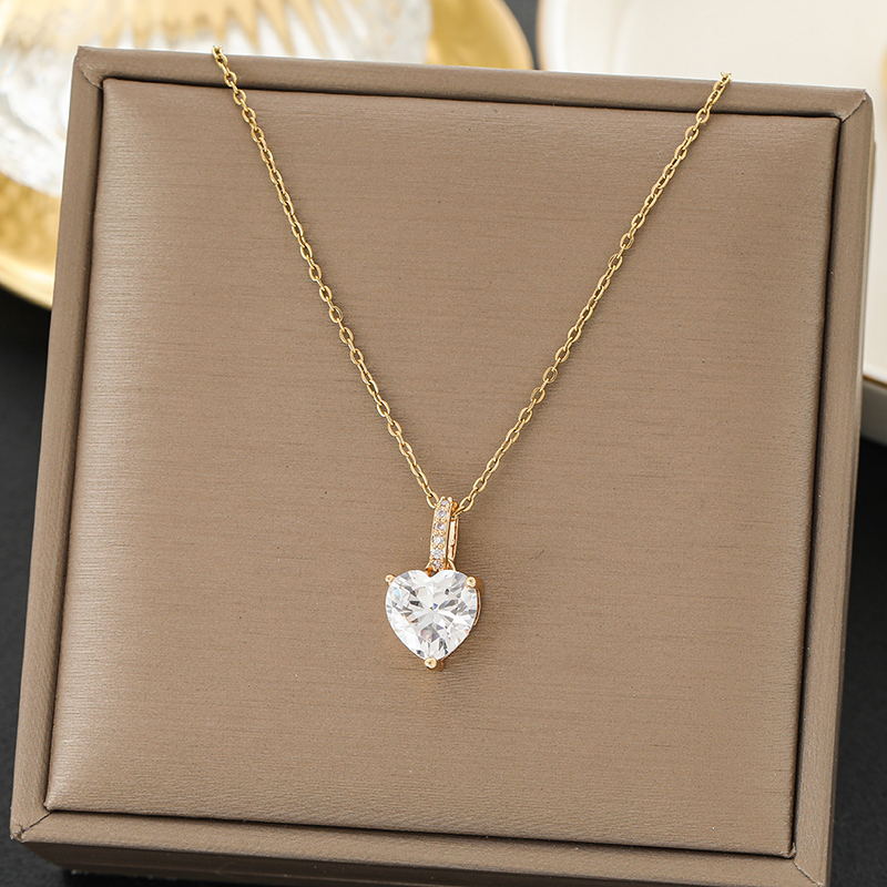 SS-11887  - Diamond Heart Gold    - Necklace