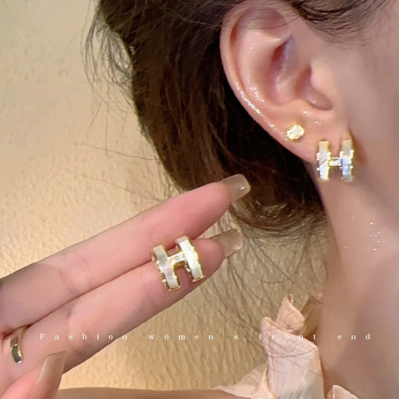 UNI- 11592 - Classy  - Earring