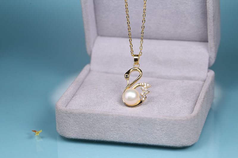 UNI-11018-1 - Pearly Swan Gold - Necklace