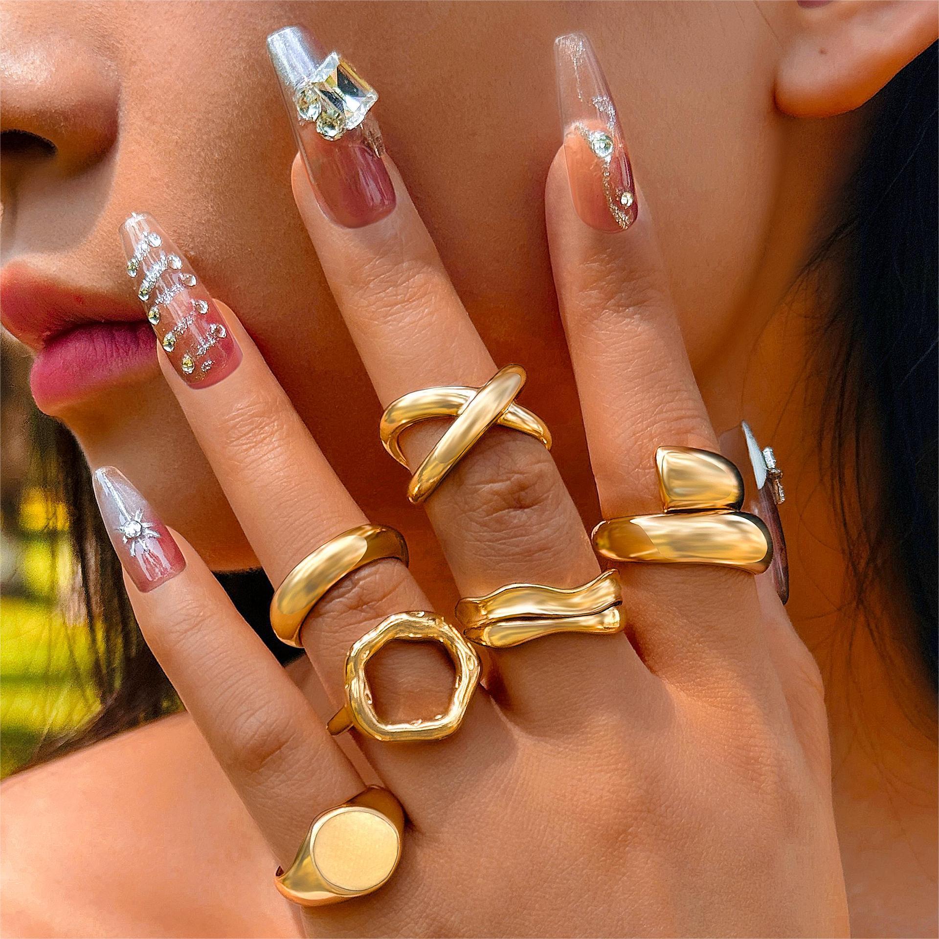 UNI-11108 - Luxury Gold - Ring Set Of 6