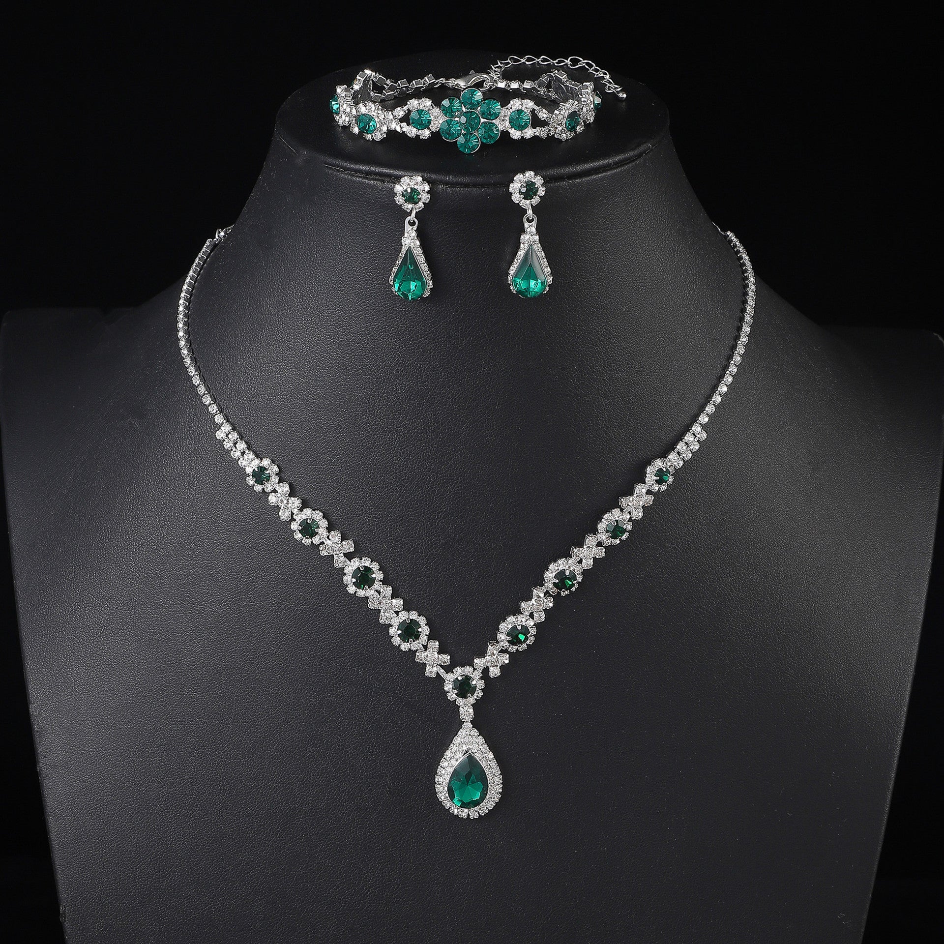 UNI-11939 - Premium Teardrop Emerald Green Diamonds Silver - Jewelry Set Of 3