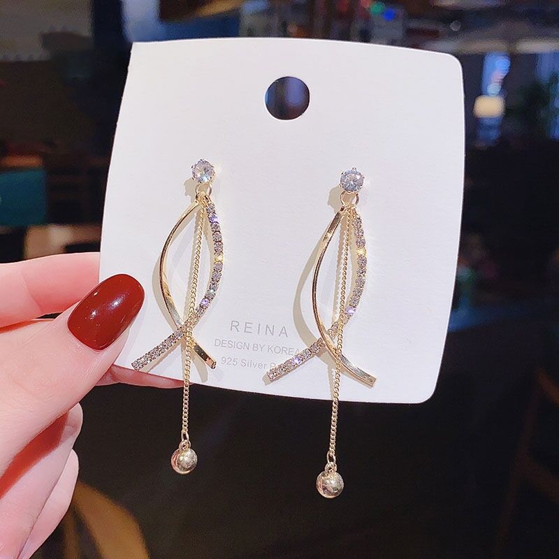 UNI-11002 - Dangling Diamond Gold  - Earrings