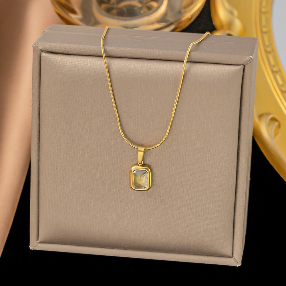 SS-11507 - White Diamond Square - Necklace