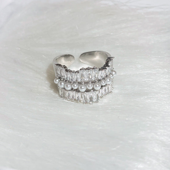 UNI-11837 - Cluster Pear & Diamonds Silver  - Ring
