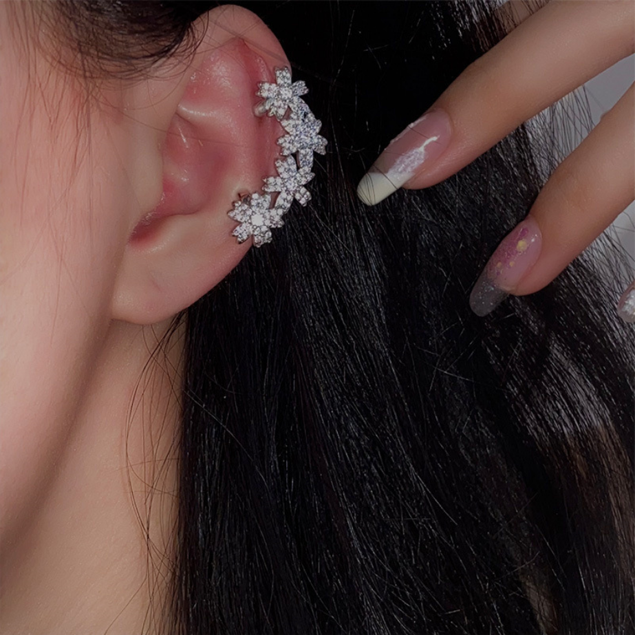 UNI-10880 - Blinky Diamond Flowers -  Ear Cuff