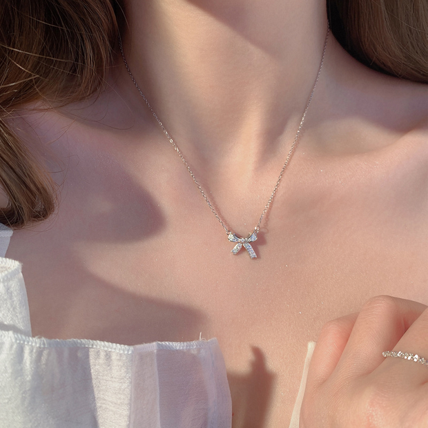 UNI-10233-1 - Bow Sparkle Silver - Necklace