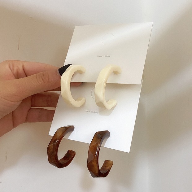 UNI-10113 -  Acrylic Brown & Off White - Earring