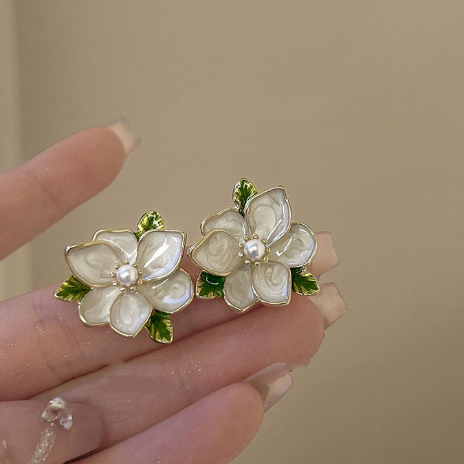 UNI- 11578 - White Flower & Leaf - Earring