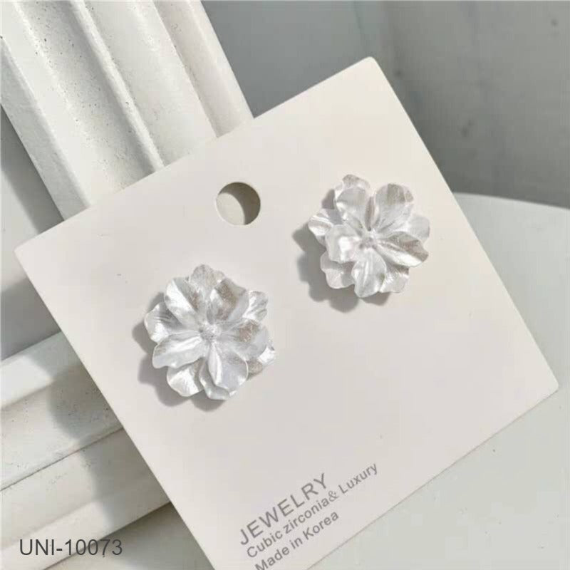 UNI-10073 - White Flower  - Earring