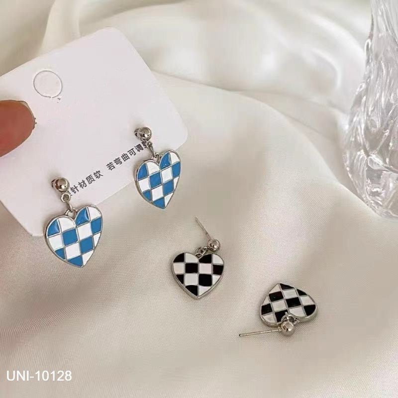 UNI-10128 - Heart Black & White Grid Silver Foiled - Earring