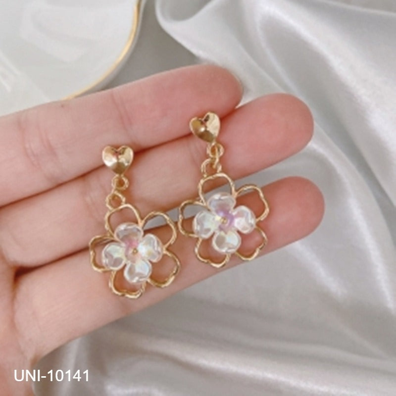 UNI-10141 - White Shiny Flower Gold  - Earring