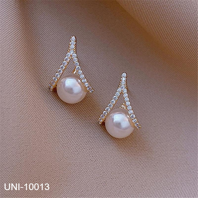 UNI-10013 - Trendy Pearl Diamonds  Gold - Earring