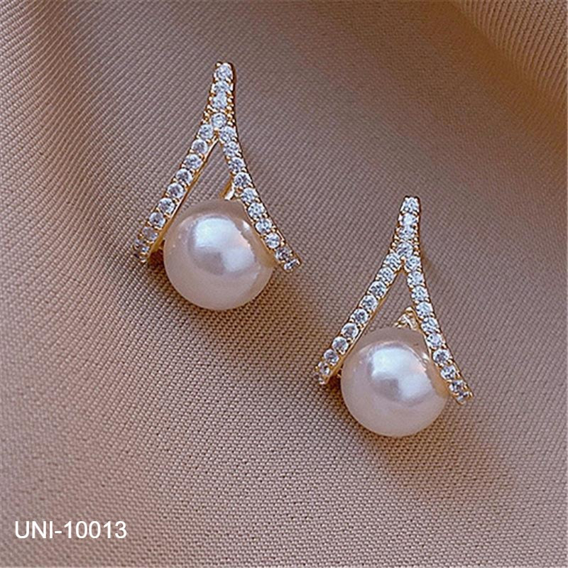 UNI-10013 - Trendy Pearl Diamonds  Gold - Earring