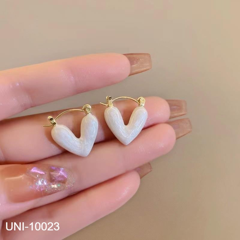 UNI-10023 - White Shiny Heart  - Earring