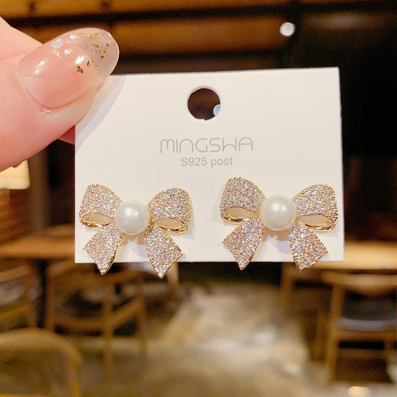 UNI-10049 - Royal Grace Diamond Pearly Bow - Earring