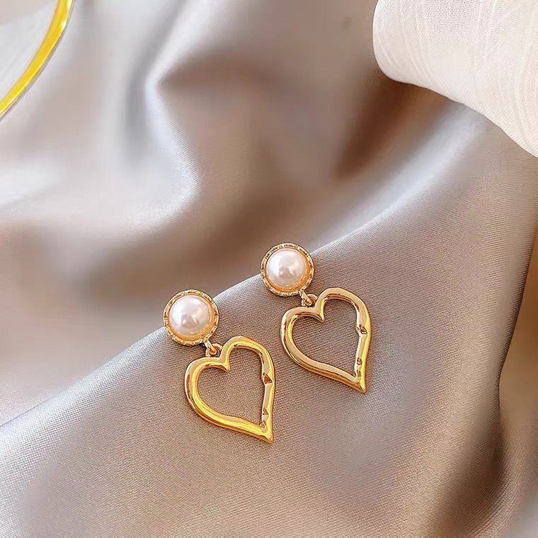 UNI-10064 - Gold Heart  - Earring