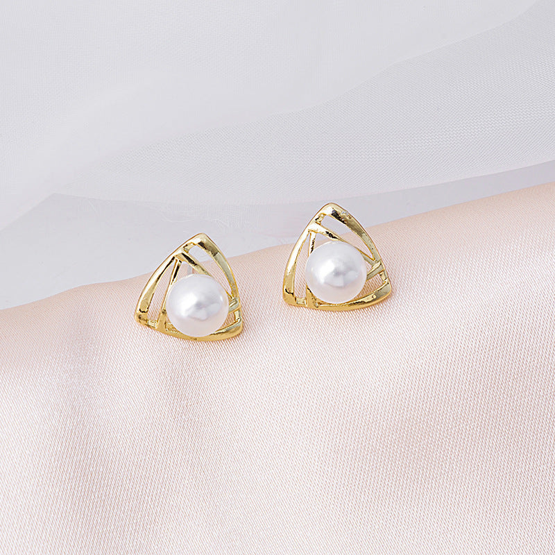 UNI-10228 - Pearl Triangle Gold  - Earring