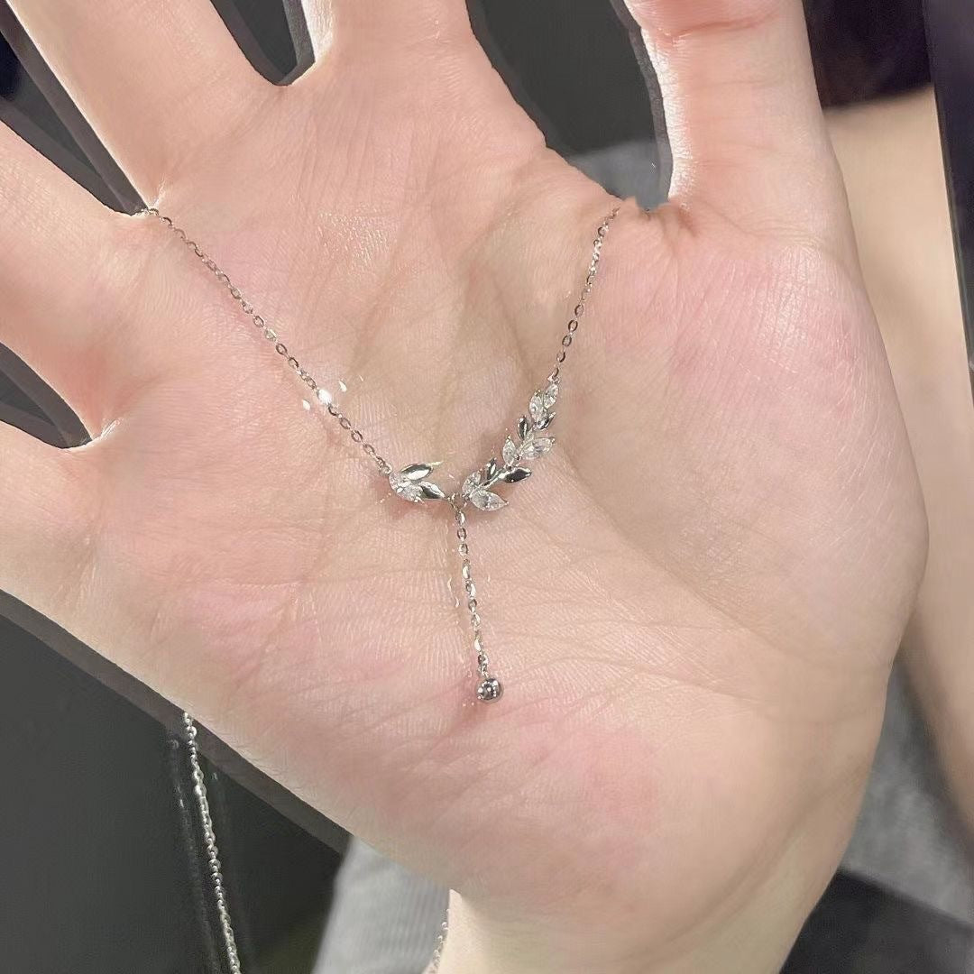 UNI-10281 -  Silver Leaf - Necklace