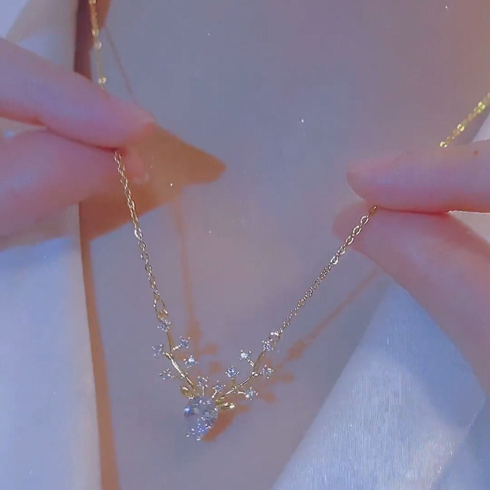 UNI-10288 -  Crystal Diamond Deer Gold - Necklace