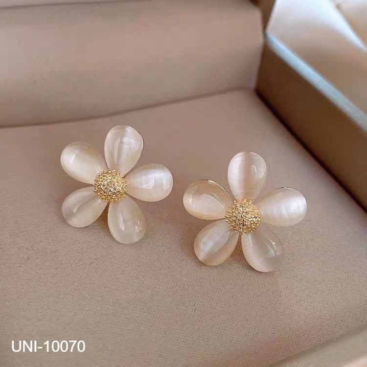 UNI-10070 -  Acrylic Flower Gold - Earring