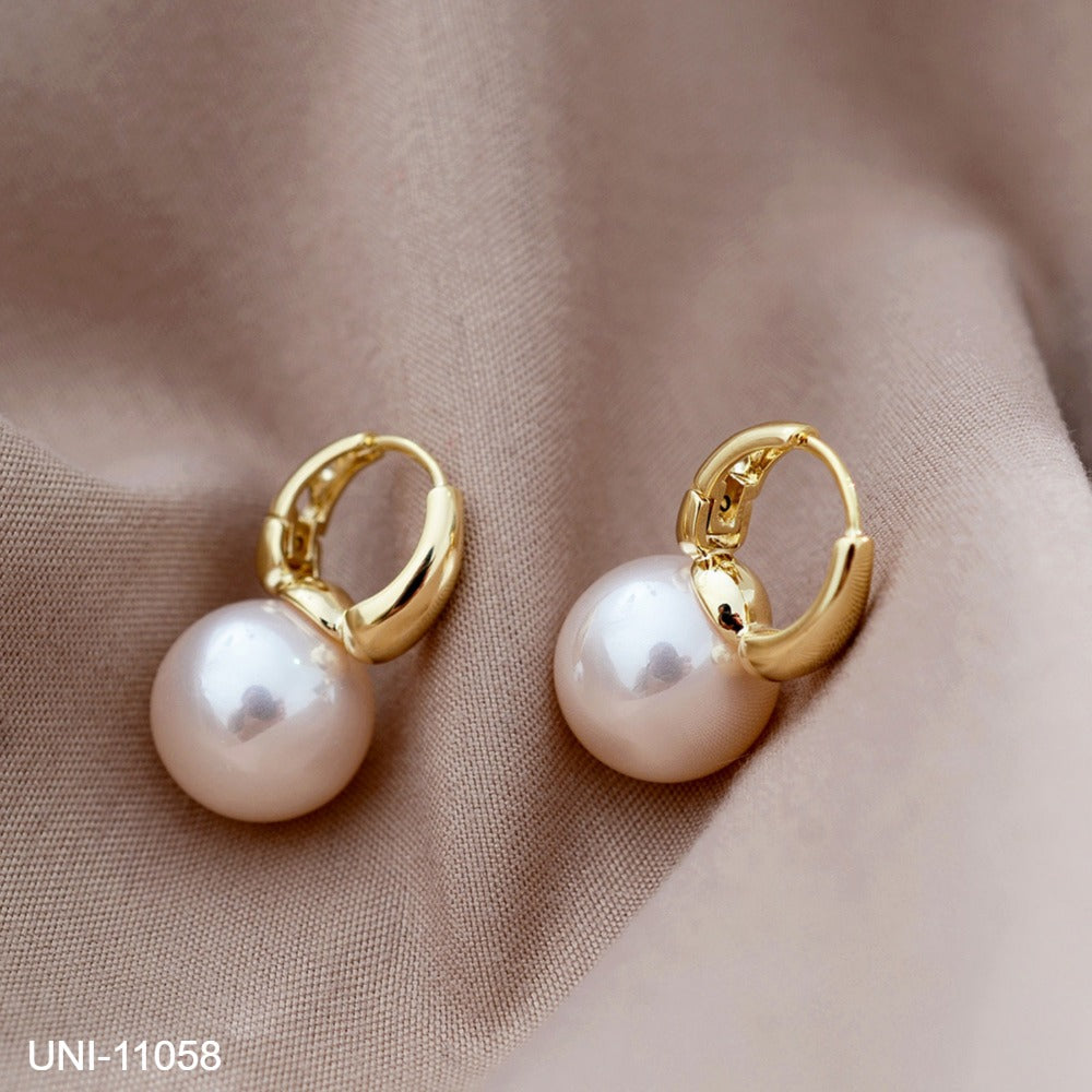 UNI- 11058 - White Pearl Gold  - Earring