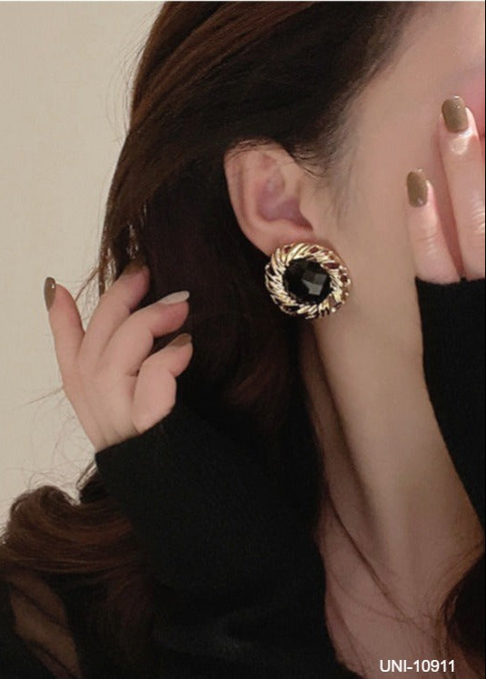 UNI-10911 - Twisted Round Black & Gold - Earring