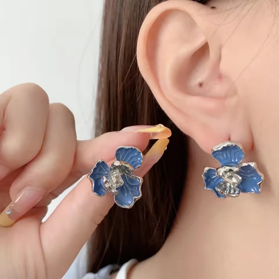 UNI- 11593 - Silver & Blue Flower - Earring