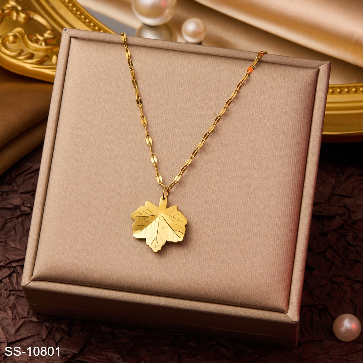 SS-10801 - Gold Maple Leaf - Necklace